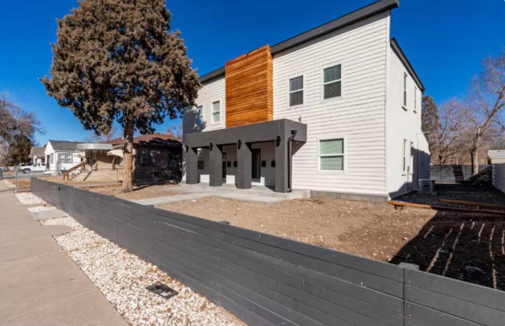 Two Story Apartment For Groups Available Pueblo Exterior photo